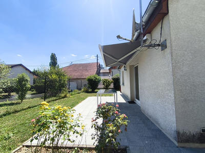 Maison - 99 m² - 6 pièces