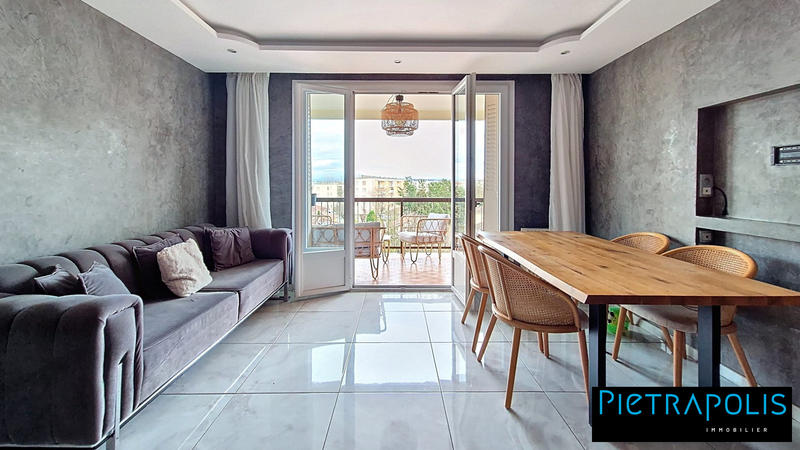 Appartement - 75 m² - 3 pièces