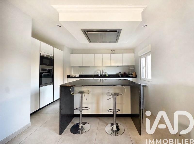 Maison - 192 m² - 8 pièces