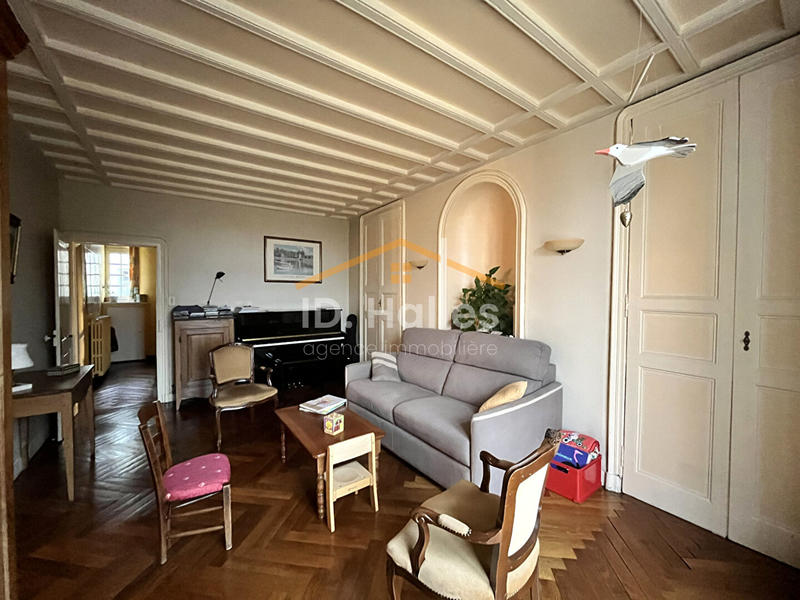 Maison - 209 m² - 8 pièces
