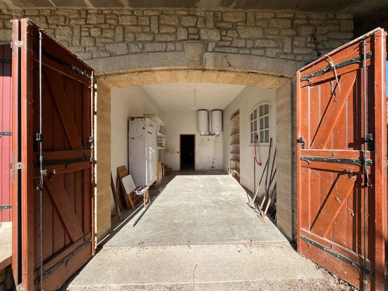 Propriété - 261 m² - 6 pièces