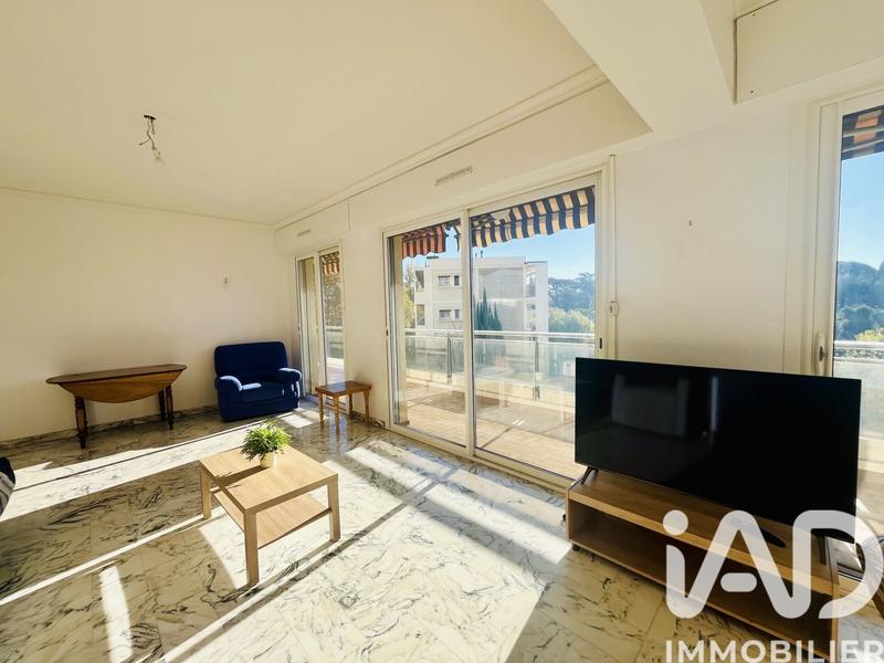 Appartement - 100 m² - 5 pièces