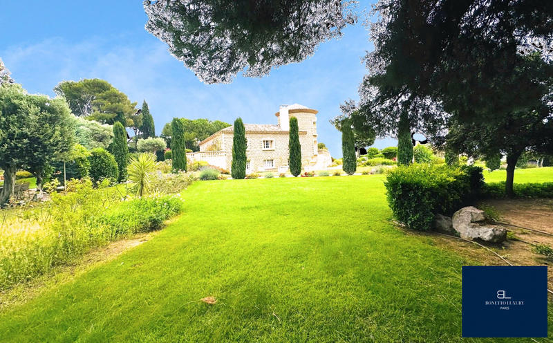 Bastide - 813 m² - 21 pièces