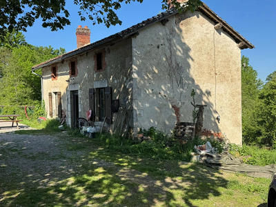 Maison - 90 m² - 5 pièces