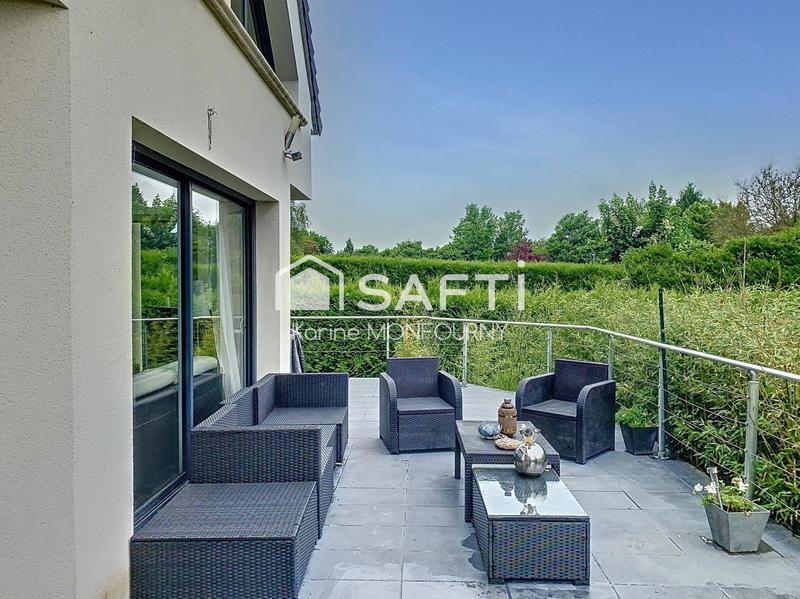 Maison - 212 m² - 7 pièces