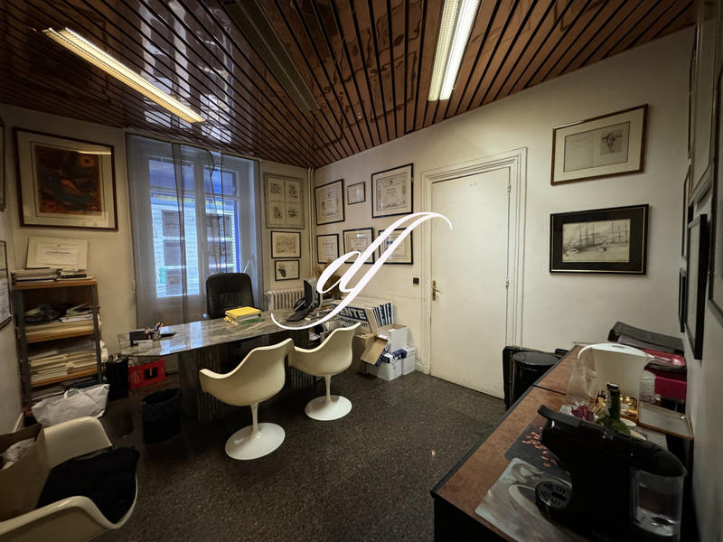 Local commercial - 45 m² - 3 pièces