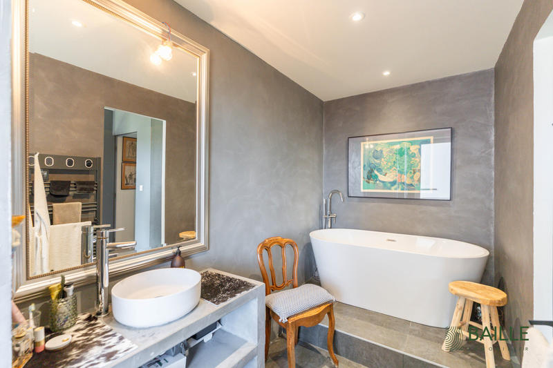 Appartement - 103 m² - 4 pièces