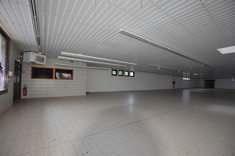 Local commercial - 1 002 m²