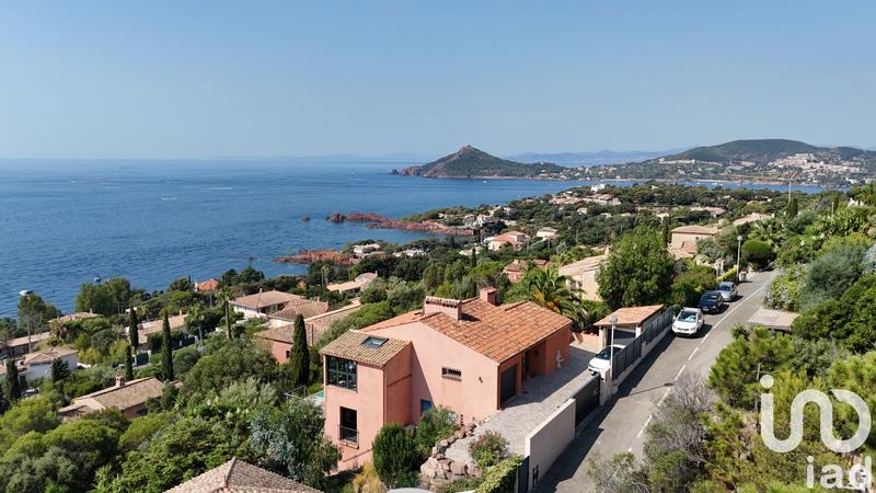 Maison - 215 m² - 7 pièces