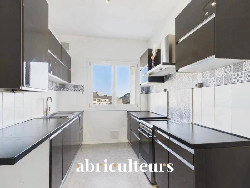 Appartement ancien - 70 m² - 4 pièces