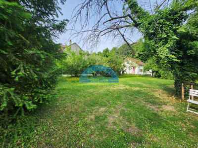 Maison - 658 m² - 3 pièces