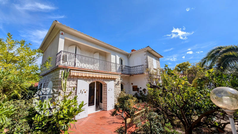 Viager - Maison - 205 m² - 7 pièces