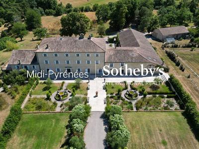 Maison de maîtres - 728 m² - 18 pièces