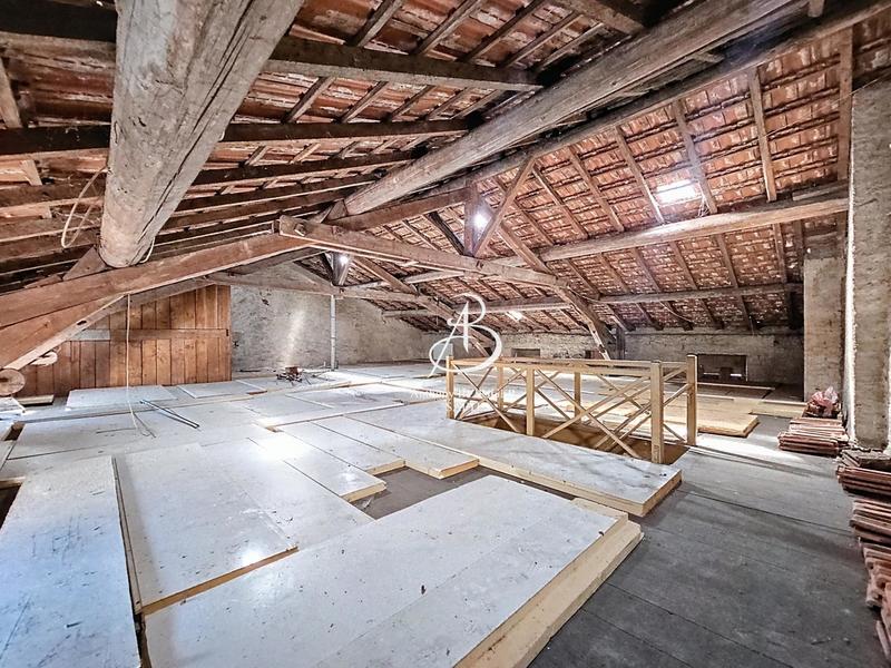 Maison - 245 m² - 6 pièces