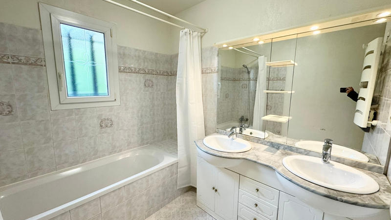 Maison - 98 m² - 5 pièces