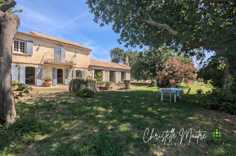 Maison - 333 m² - 10 pièces