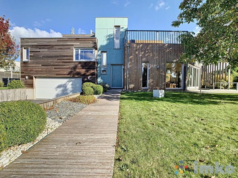 Maison - 199 m² - 8 pièces