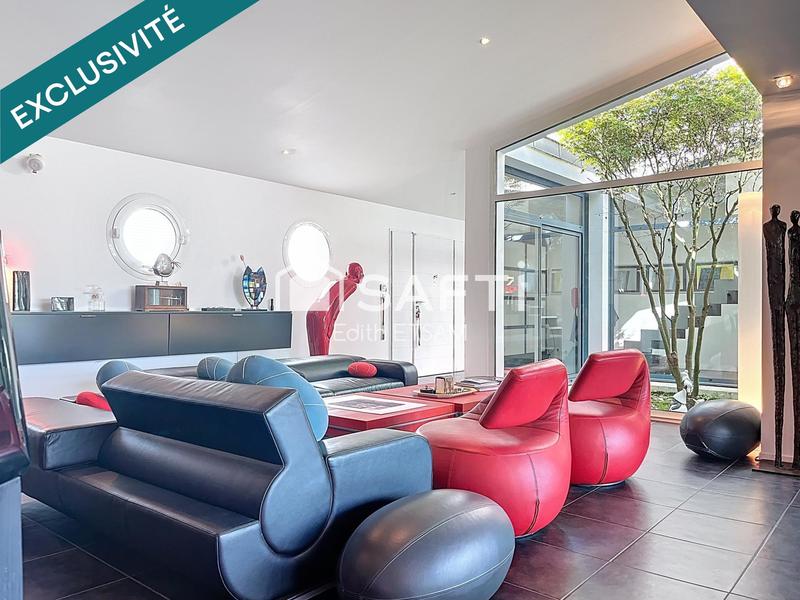 Maison - 237 m² - 7 pièces