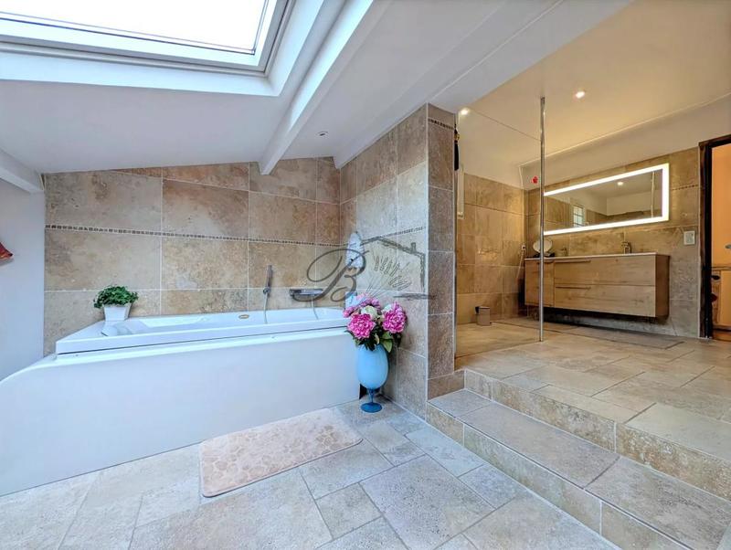 Villa - 206 m² - 7 pièces