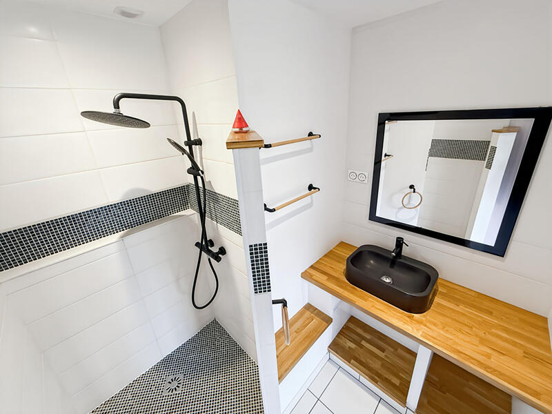 Appartement - 85 m² - 3 pièces