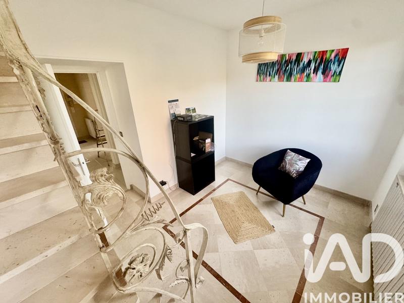 Maison - 262 m² - 7 pièces