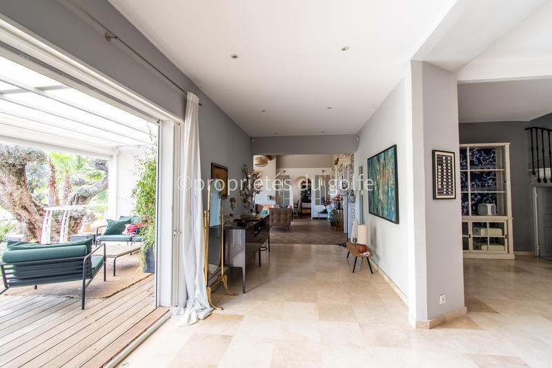 Maison - 215 m² - 6 pièces