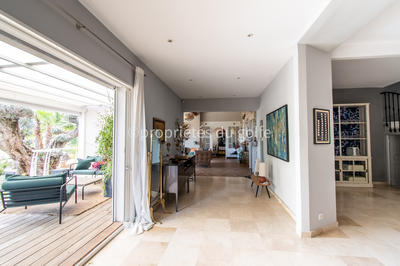 Maison - 215 m² - 6 pièces