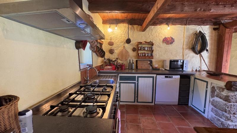 Maison - 220 m² - 7 pièces