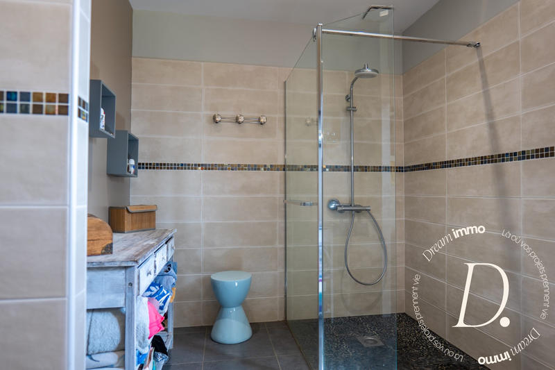 Maison - 350 m² - 7 pièces