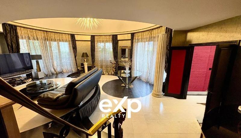 Maison - 230 m² - 7 pièces