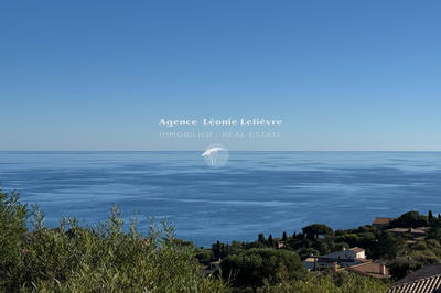 Maison - 240 m² - 6 pièces