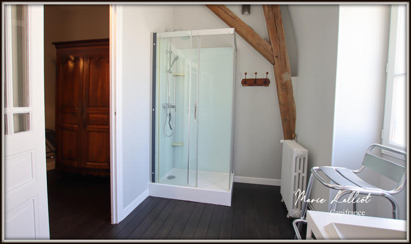 Maison - 370 m² - 11 pièces