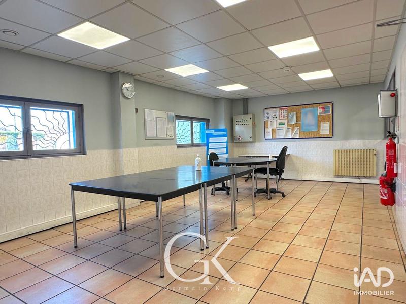 Local commercial - 9 839 m²