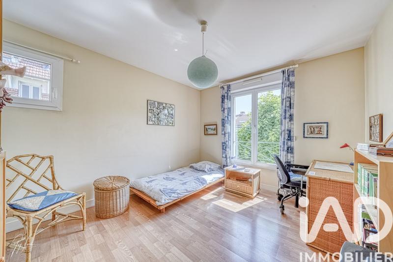 Maison - 214 m² - 8 pièces