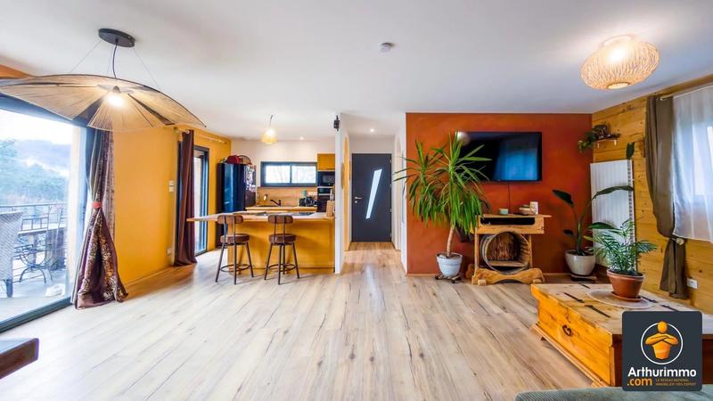 Maison - 95 m² - 4 pièces