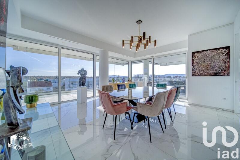 Appartement - 222 m² - 8 pièces