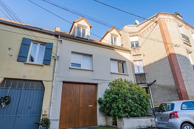 Maison - 180 m² - 10 pièces