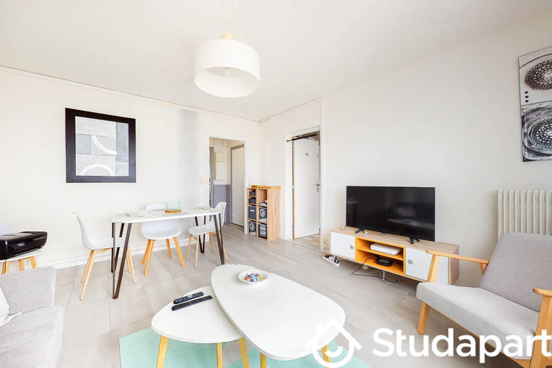 Chambre - 13 m² - 1 pièce