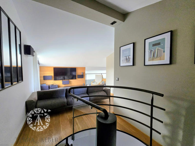 Villa - 209 m² - 7 pièces