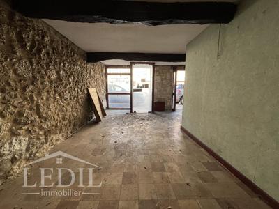 Maison - 185 m² - 3 pièces