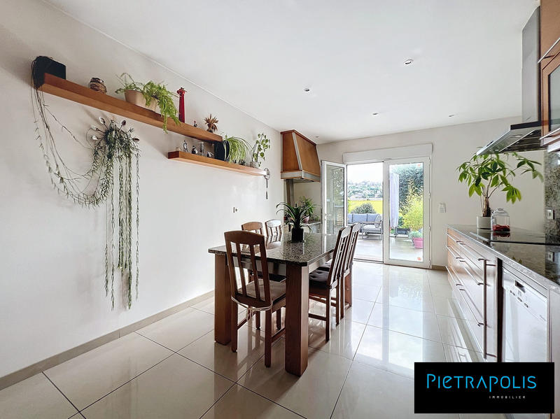 Maison traditionnelle - 160 m² - 5 pièces