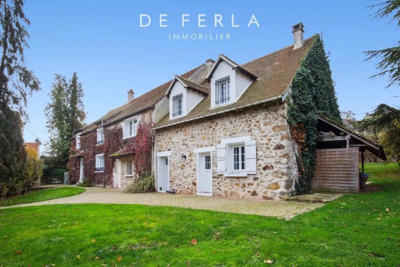 Propriété - 260 m² - 10 pièces