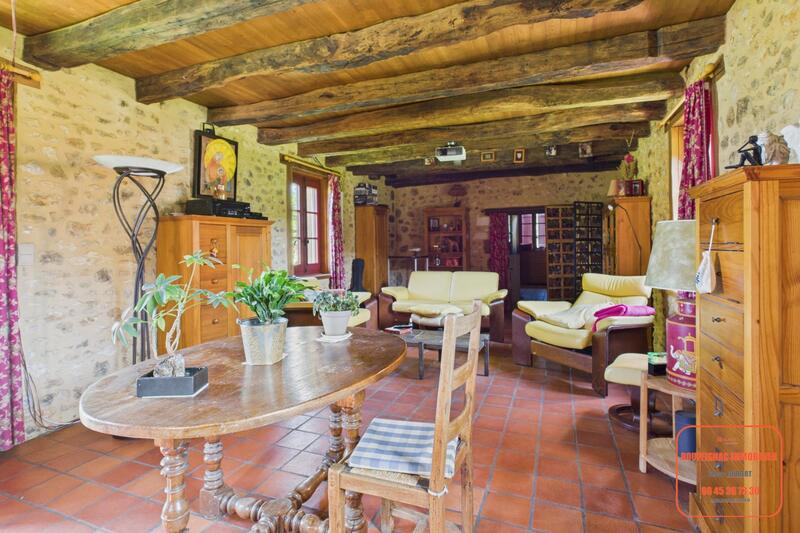 Maison - 240 m² - 9 pièces