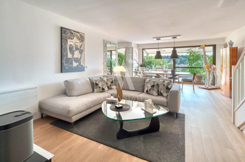 Appartement - 123 m² - 6 pièces