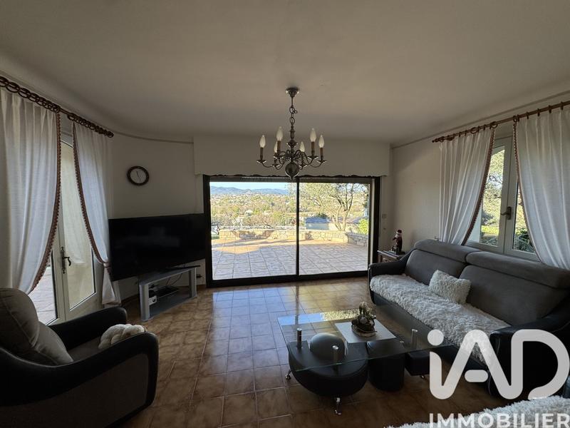 Maison - 197 m² - 7 pièces