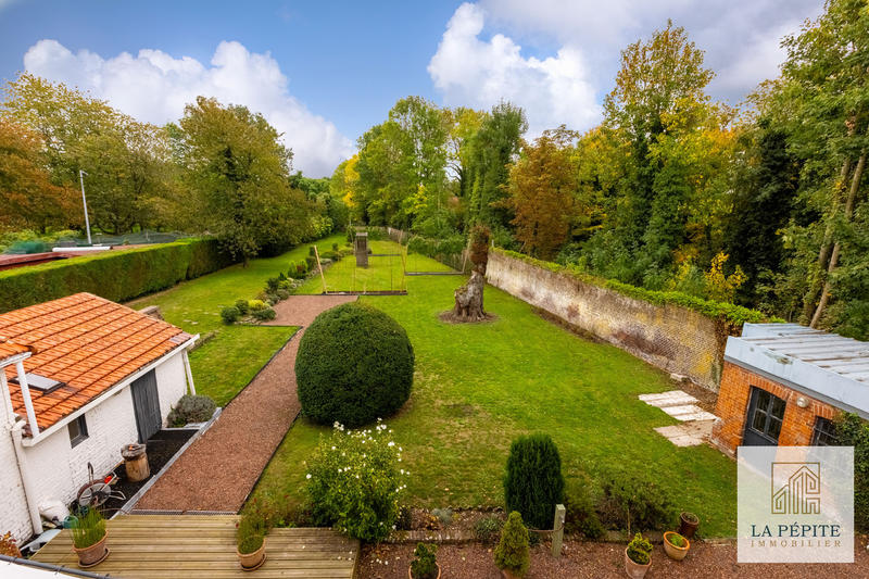 Maison - 275 m² - 7 pièces