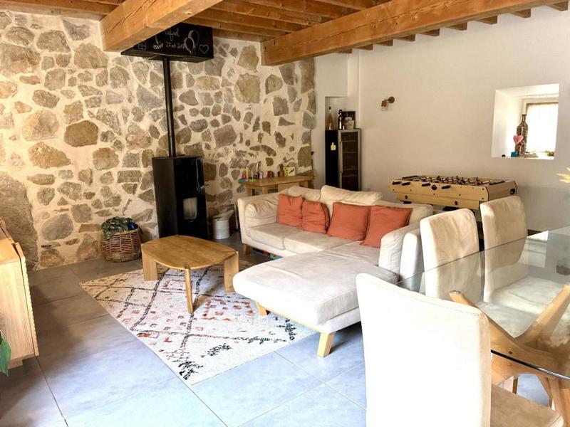 Maison en pierre - 216 m² - 8 pièces