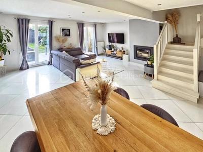 Maison - 145 m² - 6 pièces