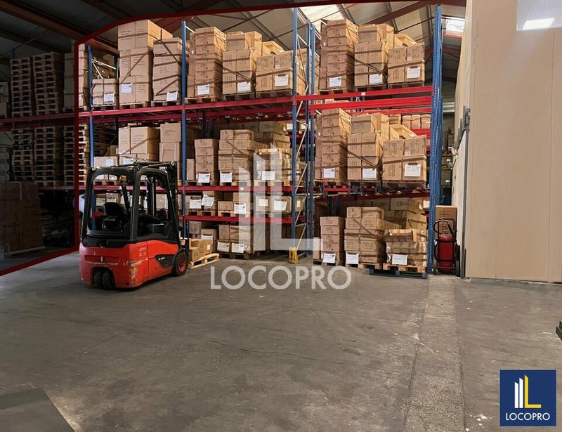 Local d'activité / Entrepôt - 405 m²