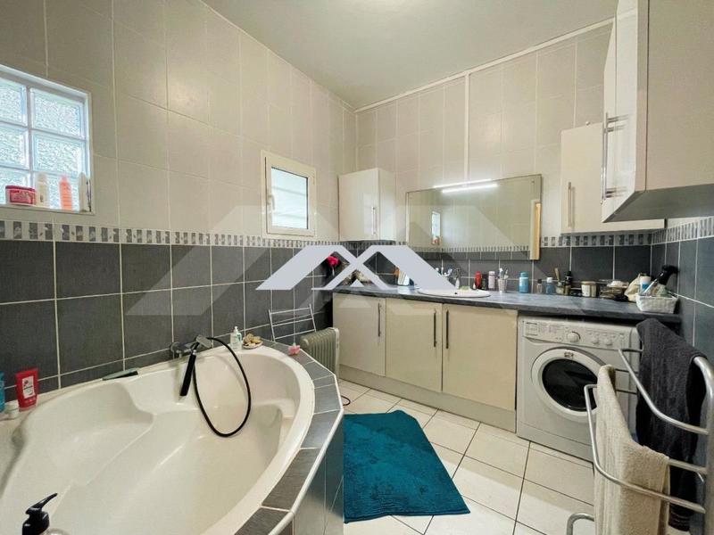 Maison - 334 m² - 7 pièces